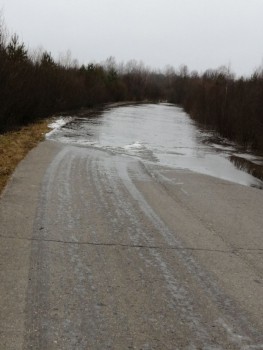 Дорогу затопило в Уренском районе Нижегородской области Дорогу затопило в Уренском районе Нижегородской области