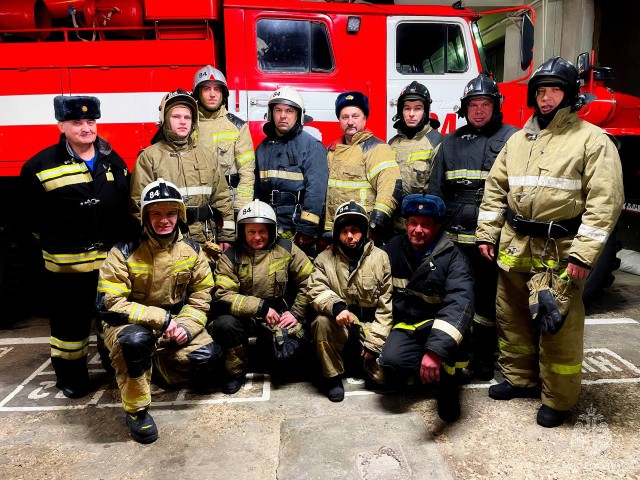 Пермские огнеборцы спасли 6 человек на пожаре в городе Нытва