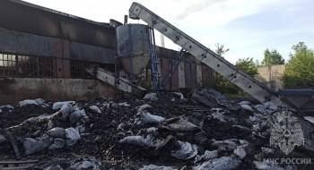 Площадь пожара на угольном складе в Дзержинске оценили в 800 кв. м.