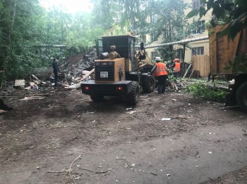 Сараи в Ленинском районе Нижнего Новгорода, стена которых рухнула на десятилетних детей в мае, начали сносить 4 июля