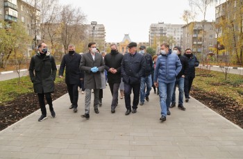 Юрий Шалабаев проверил два сквера в Канавинском районе Нижнего Новгорода, благоустроенных по нацпроекту