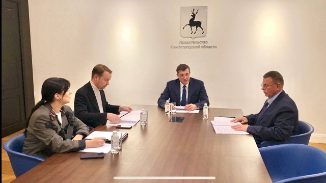 Глеб Никитин провел встречу с новым генеральным директором АО «Хохломская роспись» Владиславом Валовым Глеб Никитин провел встречу с новым генеральным директором АО «Хохломская роспись» Владиславом Валовым