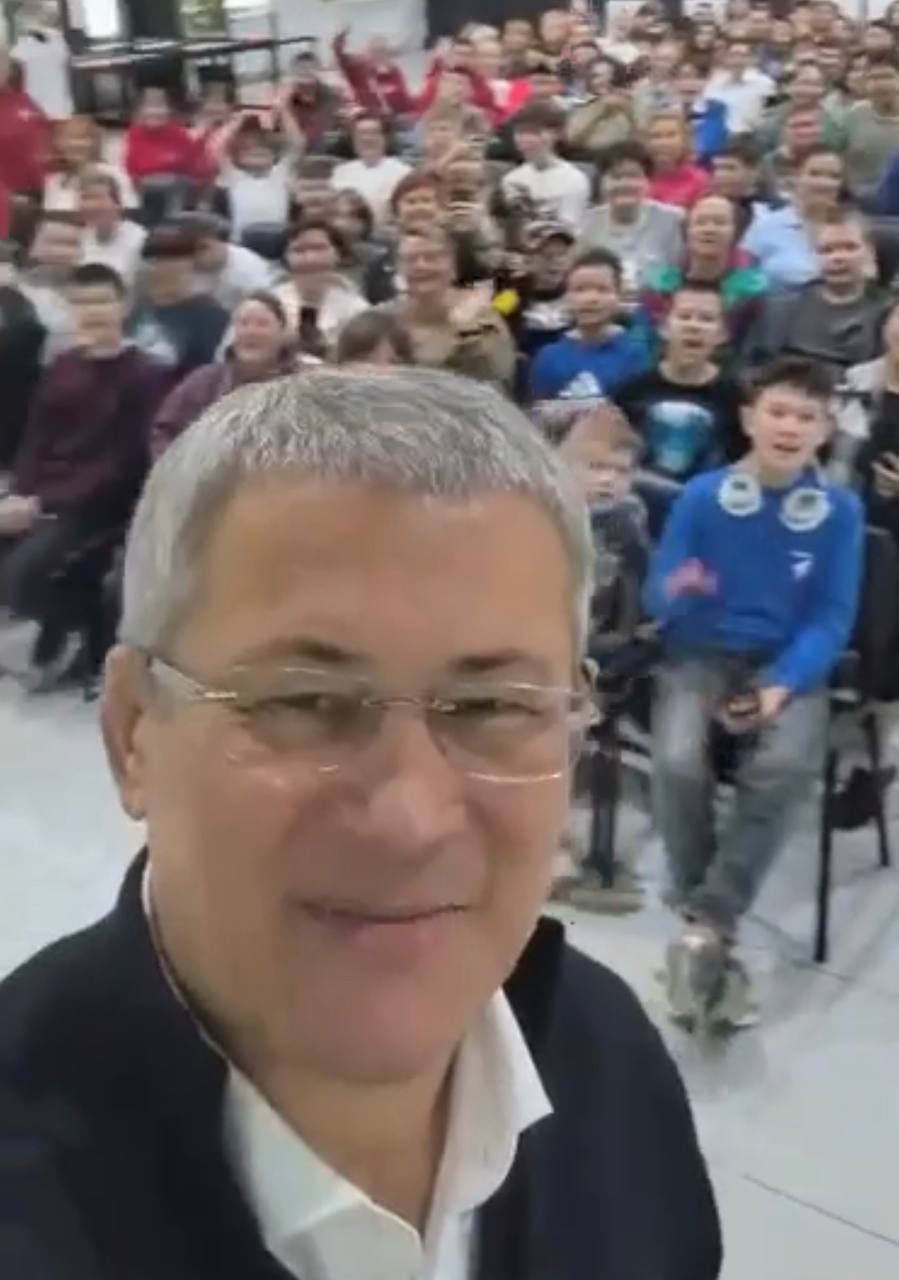Радий Хабиров встретился с детьми с ОВЗ в рамках "Территории героев" в Башкирии Радий Хабиров встретился с детьми с ОВЗ в рамках "Территории героев" в Башкирии
