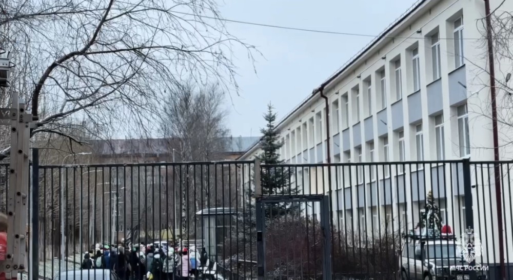 410 детей эвакуированы из-за пожара в пермском ДЮЦ