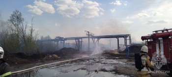 Крупный пожар ликвидировали на бумкомбинате в Балахне Крупный пожар ликвидировали на бумкомбинате в Балахне