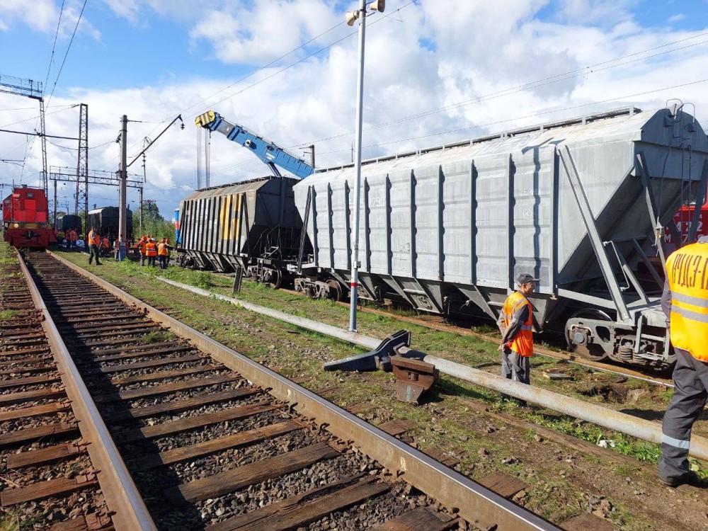 Девять вагонов сошли с рельсов на станции Пермь-Сортировочная