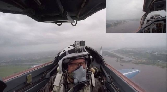 НГТУ показал видео полёта Сергея Дмитриева на Миг-29 над Нижним Новгородом НГТУ показал видео полёта Сергея Дмитриева на Миг-29 над Нижним Новгородом