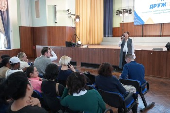  В НГЛУ наградили победителей квиза Молодежной ассамблеи «ДружНО»