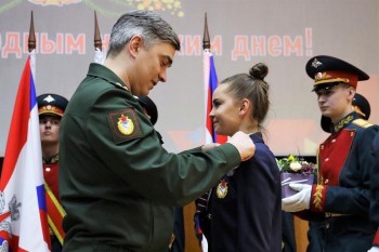 Дина Аверина удостоена ордена "За заслуги перед отечеством" и медали "За укрепление боевого содружества"