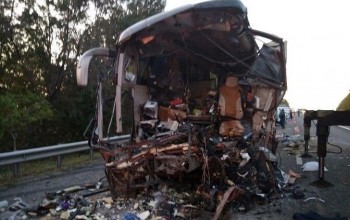 Шесть человек погибли в результате столкновения фуры и автобуса, следовавшего из Адлера в Нижний Новгород