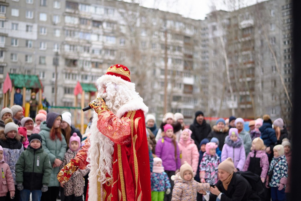 Социальные участковые возвращают традиции дворовых ёлок в Нижнем Новгороде