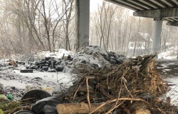 Свалку под Ванеевским мостом в Нижнем Новгороде ликвидировали после жалобы в соцсети