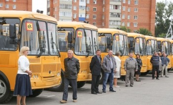 Губернатор Пензенской области Иван Белозерцев дал поручение повысить зарплату водителям школьных автобусов