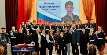 Парту Героя Павла Макарова открыли в школе №40 Чебоксар