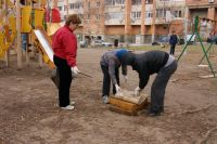 Более 80 сотрудников администрации Нижегородского района Нижнего Новгорода приняли участие в уборке центральных улиц города