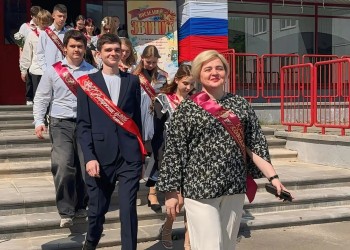 В школах Нижегородской области проходят последние звонки