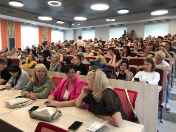 Институт демографического развития провел цикл лекций по семейной политике и культуре отношений
