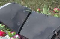 В Шатковском районе полиция задержала 2 местных жителей по подозрению в повреждении надгробных плит

