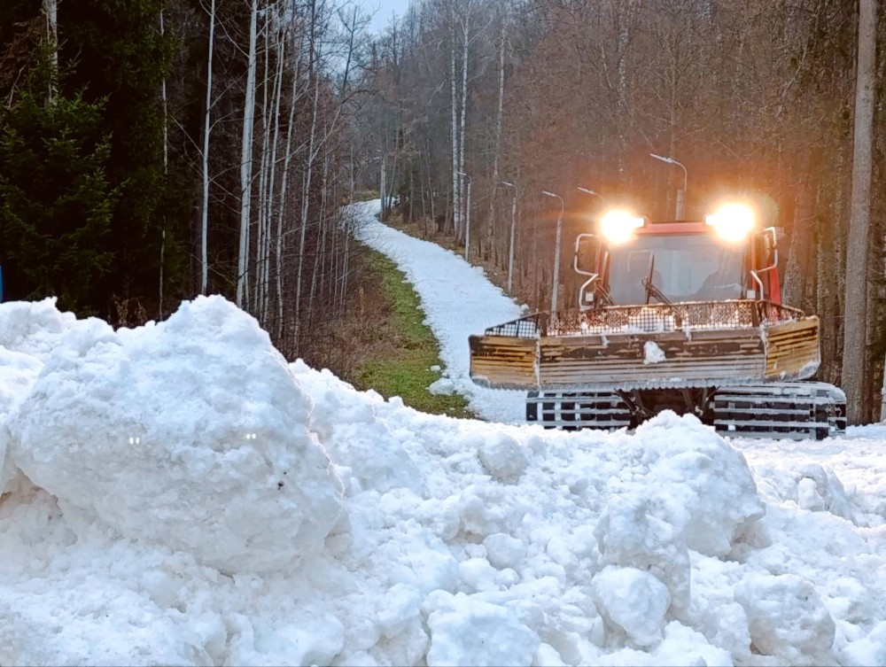 Лыжную трассу с прошлогодним снегом открыли в Ижевске к этапу Кубка России