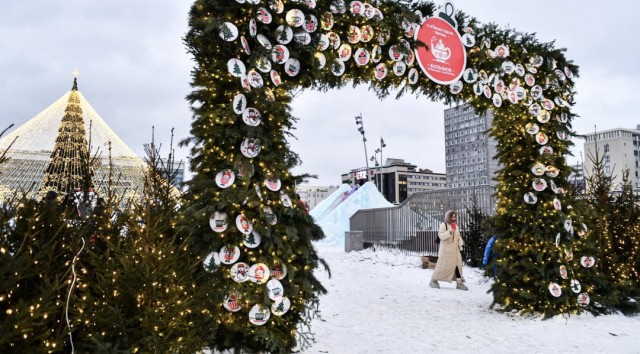 Вход в ледовый городок Перми ограничили из-за оттепели