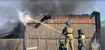 Пожар в лакокрасочном цехе потушили в Оренбурге
