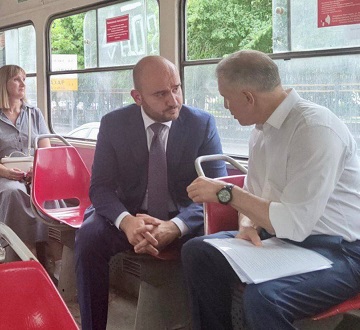 Врио губернатора Вячеслав Федорищев прокатился на трамвае по Самаре
