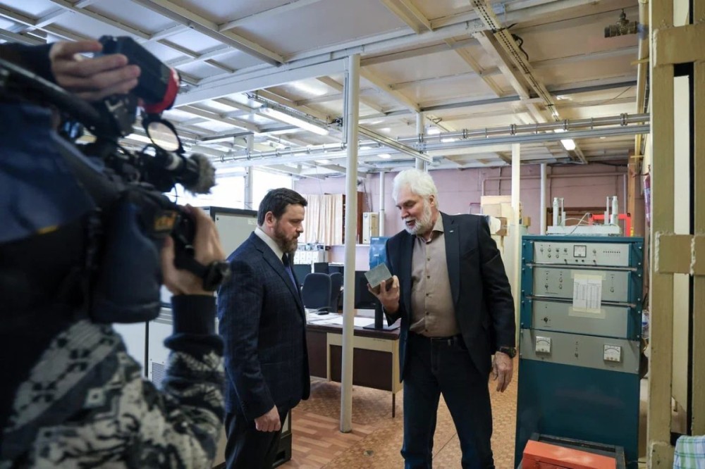 Депутат ГД Станкевич посетил нижегородский институт прикладной физики РАН
