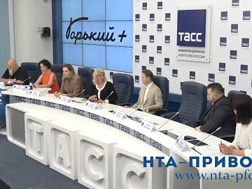 Шествие кукол-великанцев во главе с Максимом Горьким пройдёт в Нижнем Новгороде Шествие кукол-великанцев во главе с Максимом Горьким пройдёт в Нижнем Новгороде