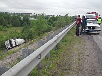 Миксер-бетоновоз опрокинулся на южном обходе Н.Новгорода, водитель погиб 