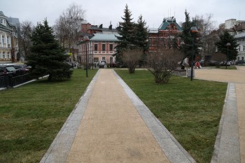 Владимир Панов проинспектировал открытый в День народного единства в Нижнем Новгороде сквер Жукова