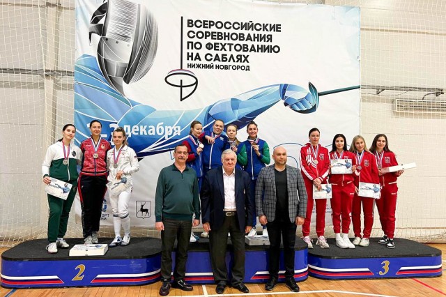 Воспитанница нижегородской школы фехтования Алена Лисина на всероссийских соревнованиях завоевала две медали