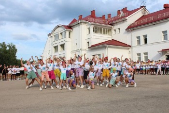 Летняя оздоровительная кампания в Нижегородской области проходит под эгидой Года детского отдыха в системе образования Летняя оздоровительная кампания в Нижегородской области проходит под эгидой Года детского отдыха в системе образования