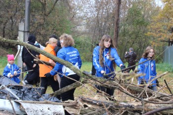 Более 150 кубометров мусора собрали участники субботника в Балахне
