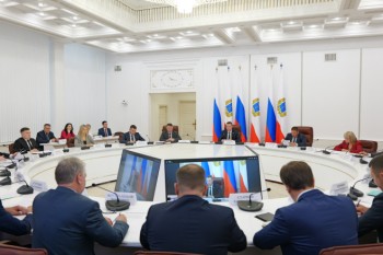 Саратовских чиновников обучат мышлению Холмса и Сократа Саратовских чиновников обучат мышлению Холмса и Сократа