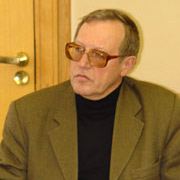Мэрии Н.Новгорода необходимо сконцентрироваться на решение проблем ЖКХ, дорог и транспорта - Бенедиктов