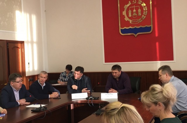Администрация Дзержинска окажет пострадавшей в результате падения с крыши дома глыбы льда материальную помощь