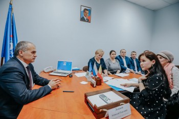 Глава администрации Чебоксар Алексей Ладыков провел прием граждан в региональной общественной приемной партии "Единая Россия"
