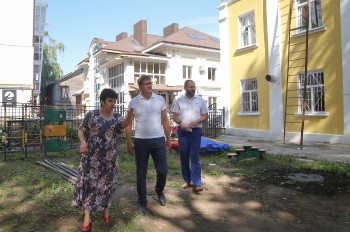 Работы по ремонту фасадов пяти образовательных учреждений в Нижнем Новгороде вышли на финишную прямую