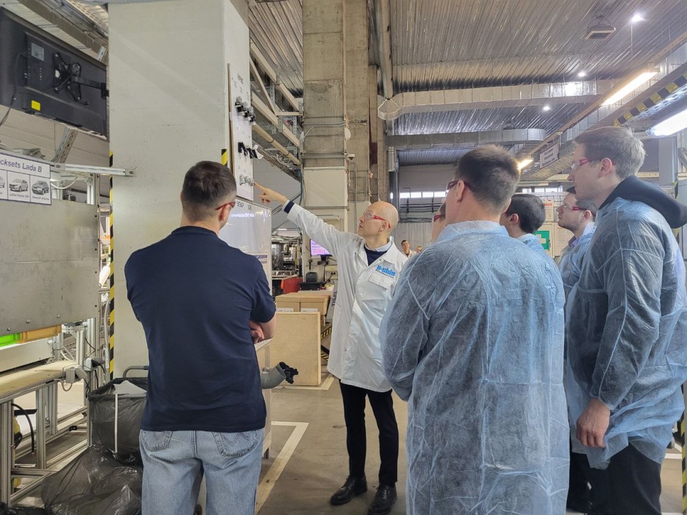 Выработка на линии замков боковых дверей выросла на 26%