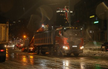 После ледяного дождя дорожники и коммунальщики Нижнего Новгорода продолжат обработку тротуаров, остановок и переходов