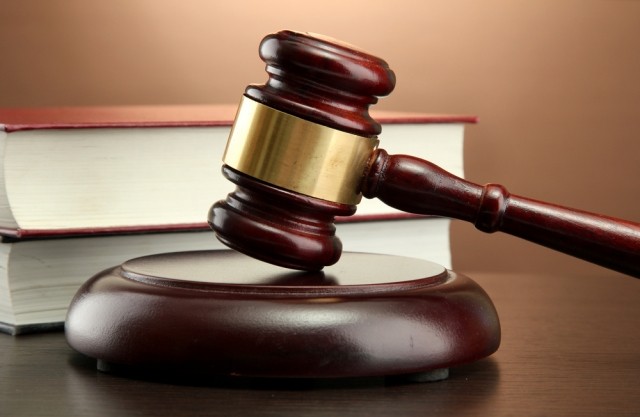 Житель Дзержинска приговорён к 12 годам колонии за то, что выбросил знакомую из окна