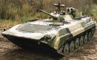 В Нижегородской области в результате столкновения автомобиля с БМП-1 пострадали два человека