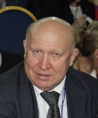 Главной формой деятельности партийных органов на местах должно быть &quot;Спроси у человека&quot; — Шанцев 
