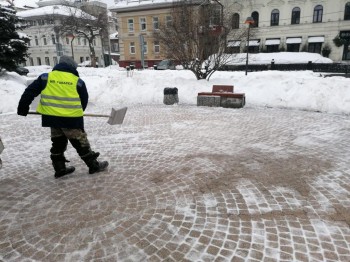 Дорожные и коммунальные службы Нижнего Новгорода работают в усиленном режиме в связи со снегопадом