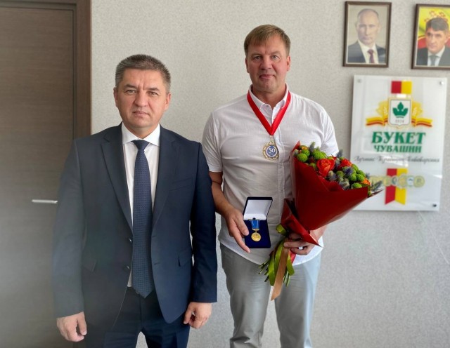 Директор "Букета Чувашии" Дмитрий Круглов получил медаль 555-летия Чебоксар