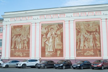 Реставрацию триптиха &quot;Связь времён&quot; в Нижнем Новгороде перенесли на 2022 год