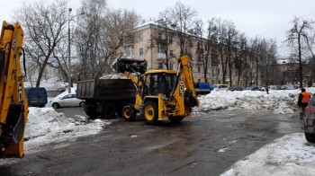 Более 30 единиц спецтехники задействовано на уборке снега в Советском районе