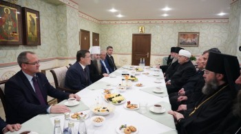 Глеб Никитин в День народного единства провел встречу с представителями религиозных конфессий региона