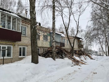 Крыша жилого дома рухнула из-за снега в Нижегородской области