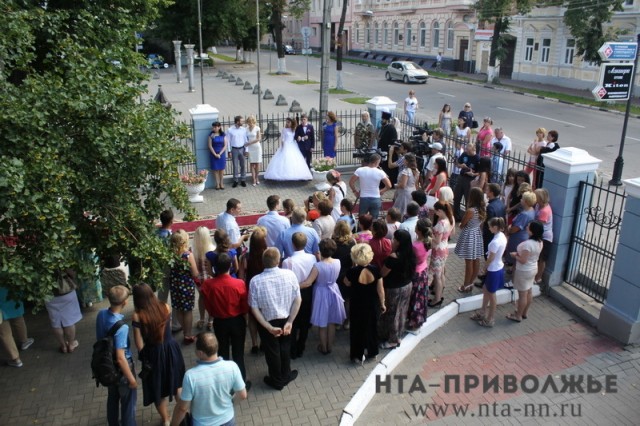 Более 300 пар нижегородцев поженятся в День семьи, любви и верности Более 300 пар нижегородцев поженятся в День семьи, любви и верности